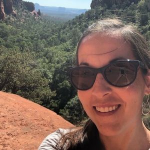 Meet your Posher, Crystal